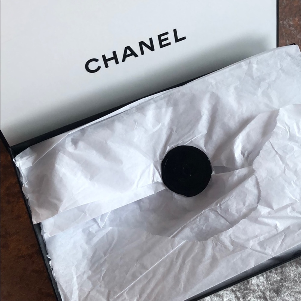 🖤 CHANEL Box - Picture 2 of 2